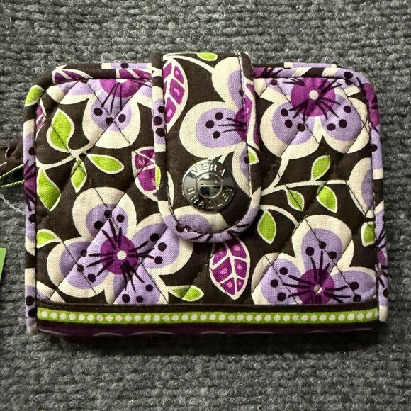 Vera Bradley Snappy Wallet Plum Petals Floral Quilted Snap On Card Holder Hippie - Picture 2 of 7